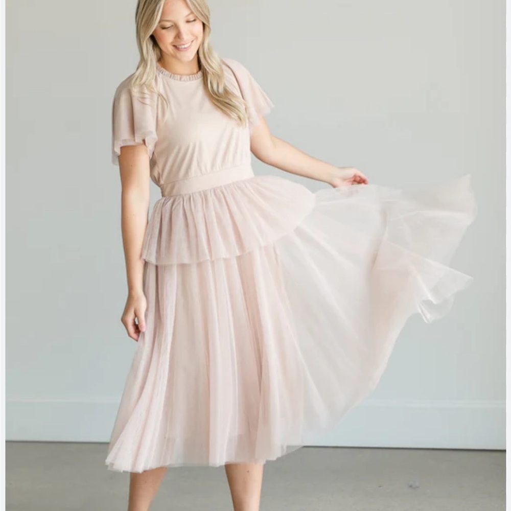 NWT Tulle Peplum Midi Dress